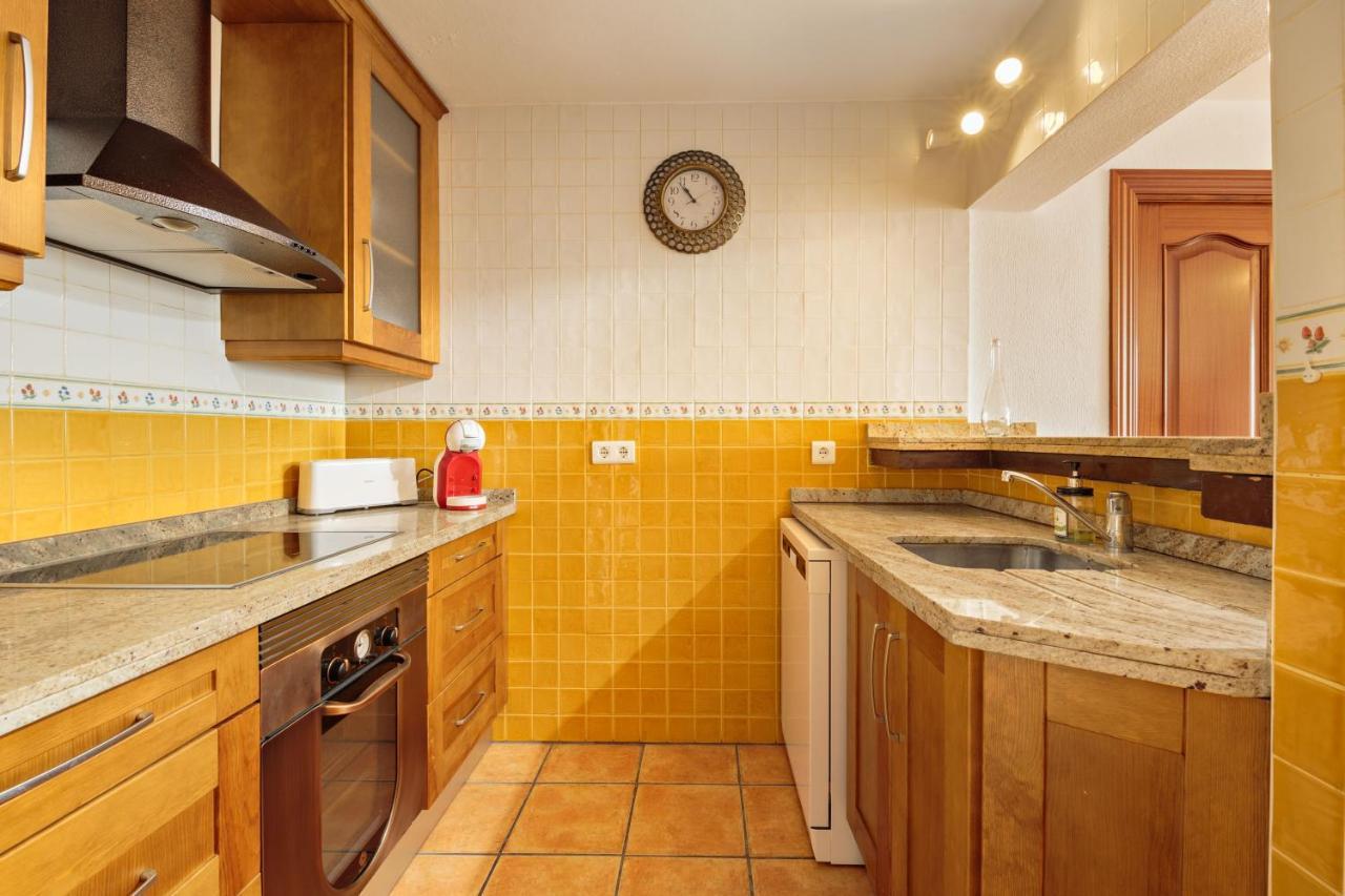 Sunny Beach Apartment Estepona Bagian luar foto